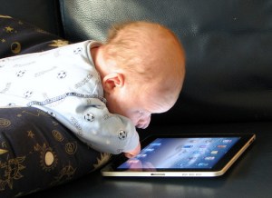 Baby-with-iPad-2