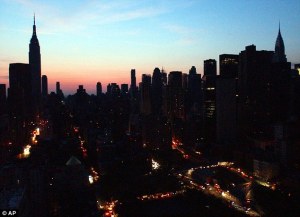 article-2389280-1B3BAC54000005DC-425_634x460